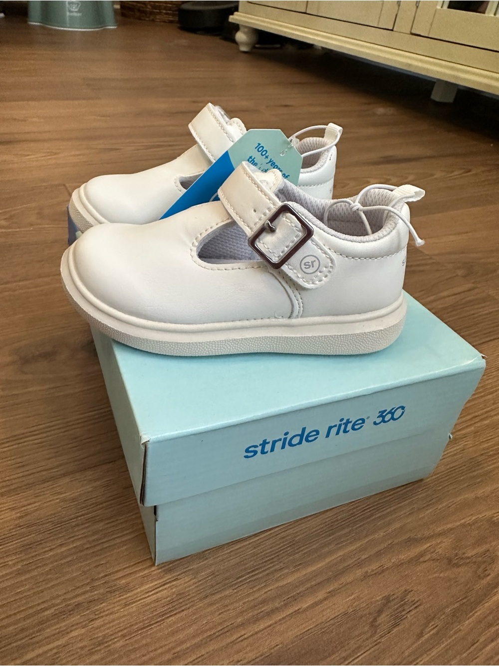 Stride Rite Girls White T-Strap Buckle Mary Jane Shoes